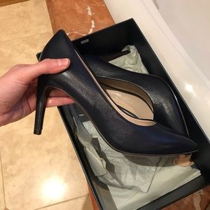 NWT navy leather Cole Haan pumps